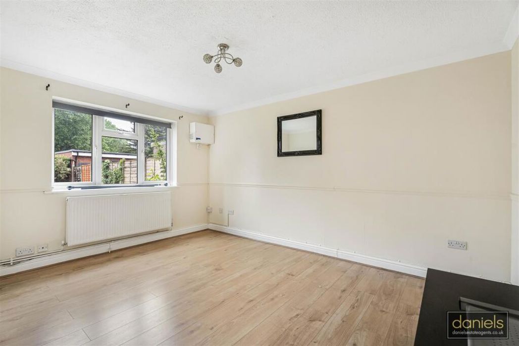 Property image 5 of 6