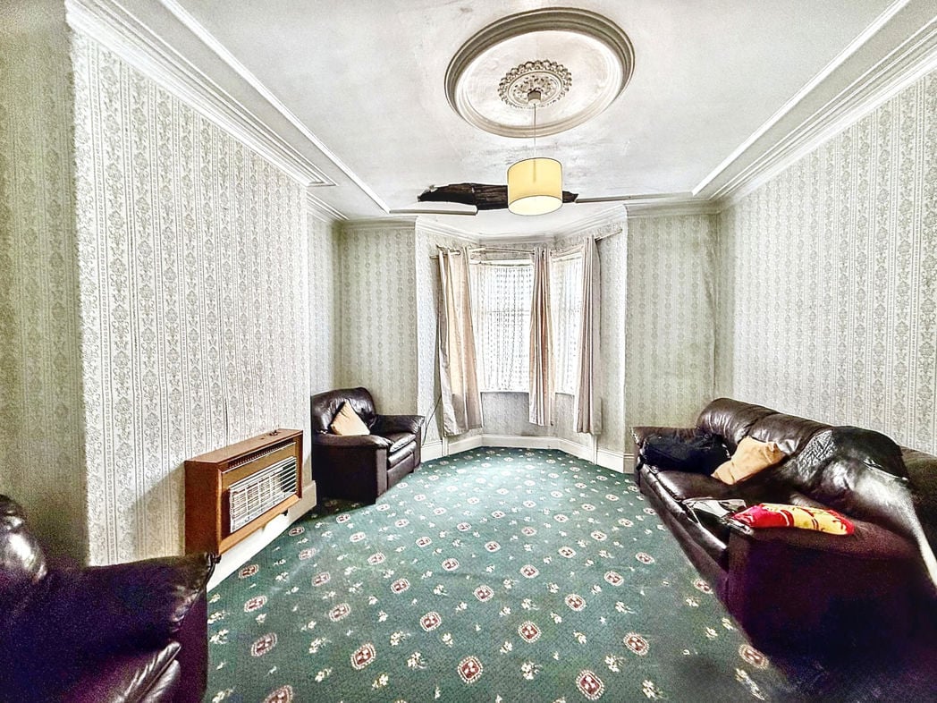 Property image 2 of 11