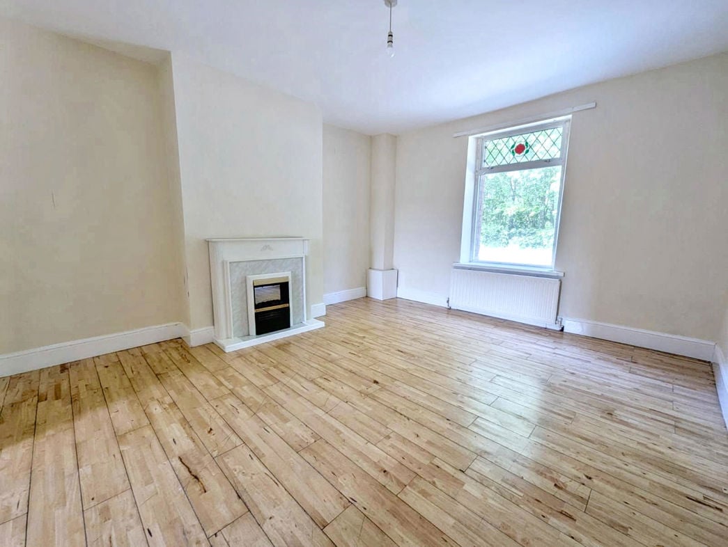 Property image 2 of 10