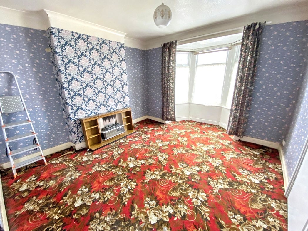 Property image 2 of 9