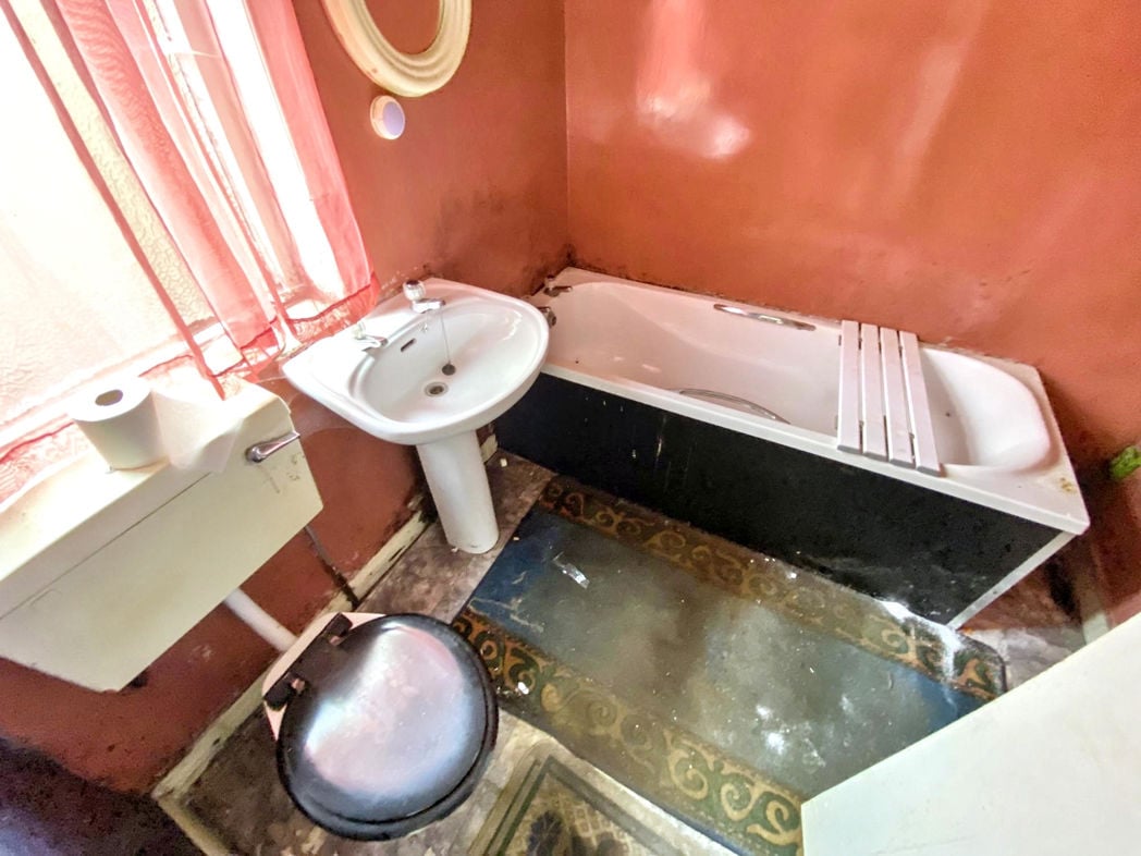 Property image 5 of 9