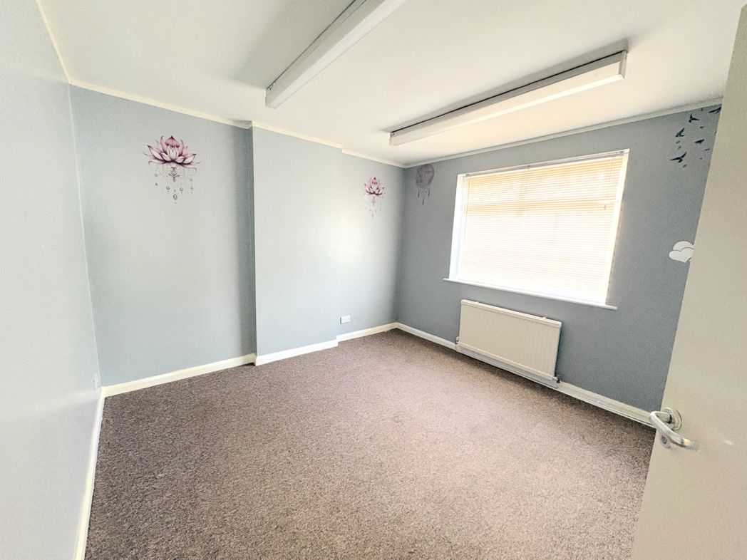 Property image 12 of 25