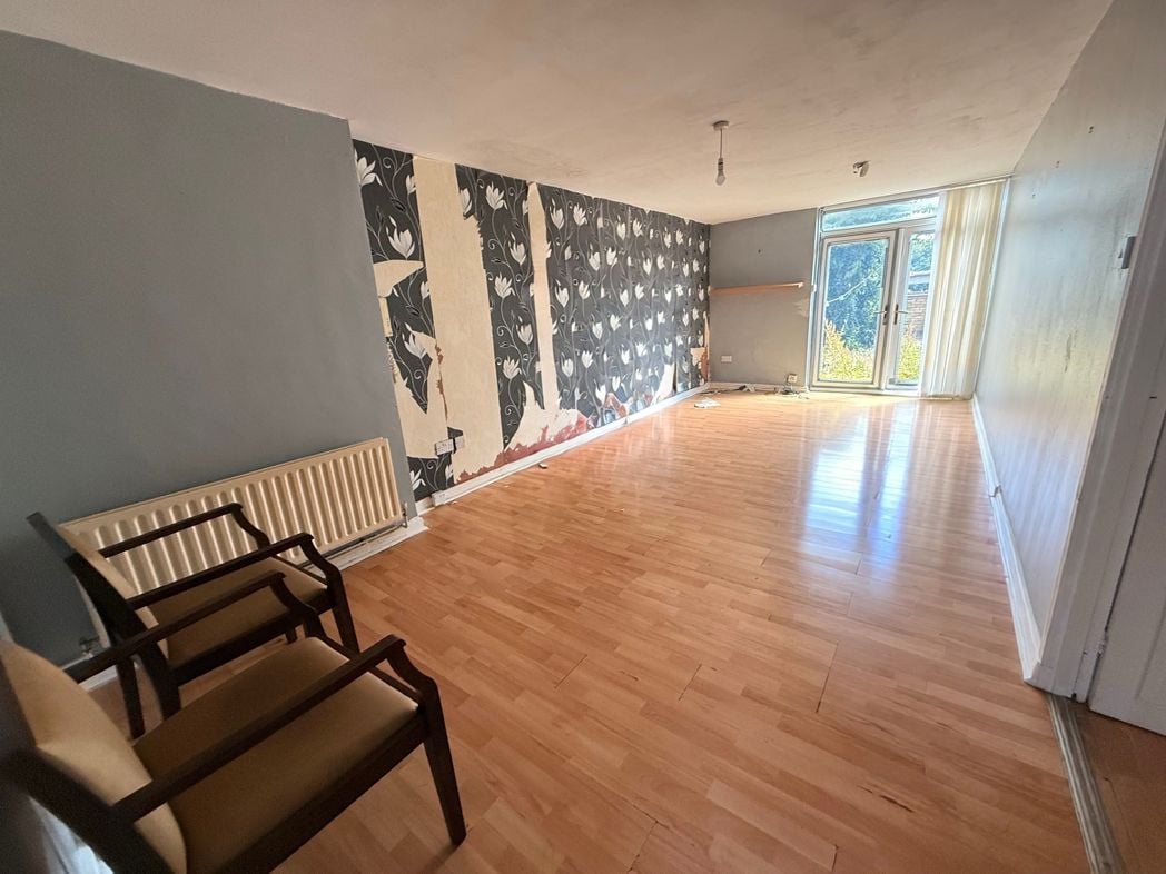 Property image 2 of 11