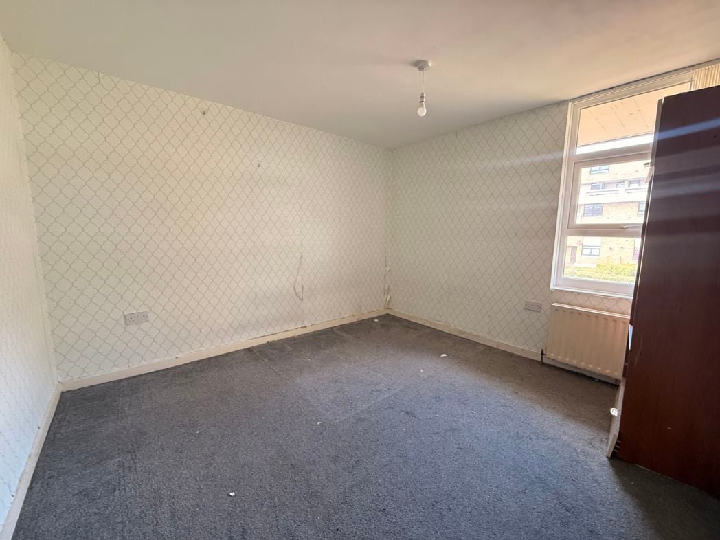 Property image 4 of 11
