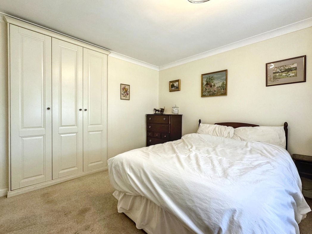 Property image 11 of 21