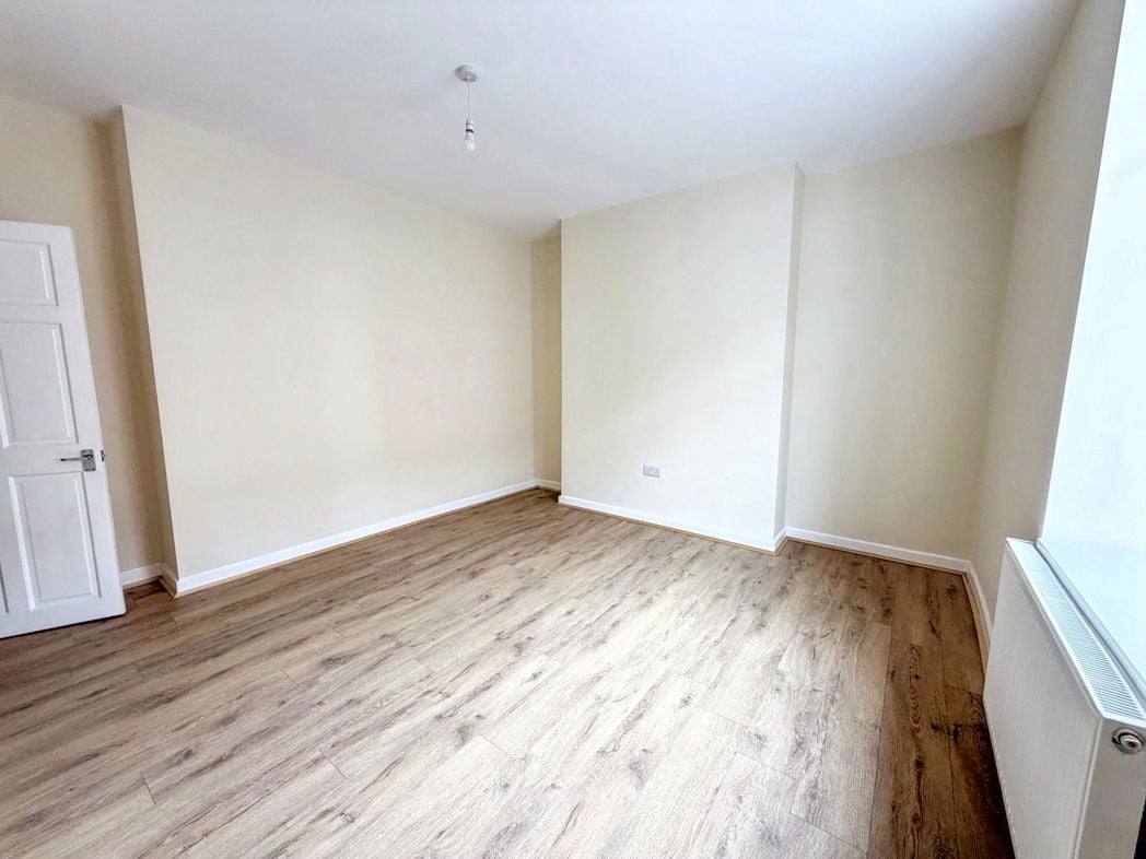 Property image 7 of 9