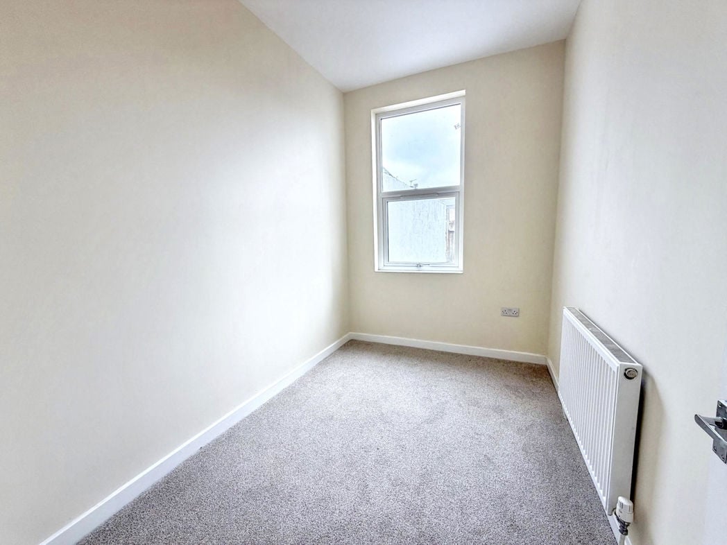 Property image 8 of 9