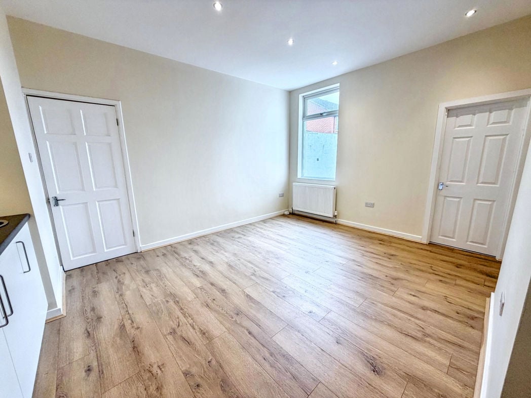 Property image 4 of 9