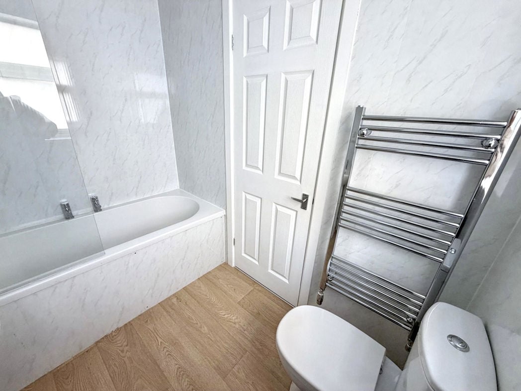 Property image 5 of 9