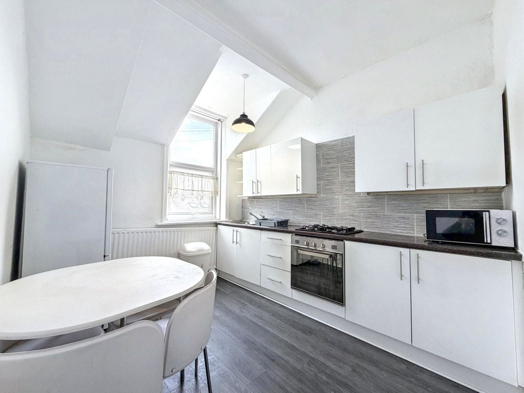 Property image 4 of 8