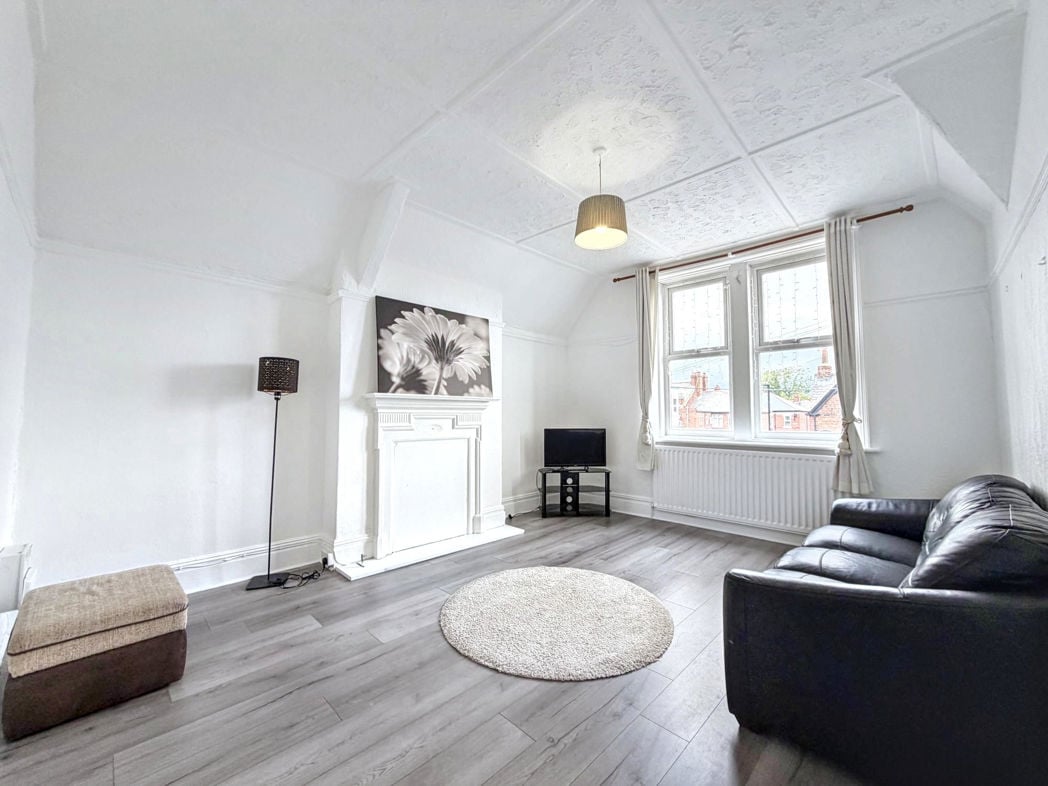 Property image 2 of 8