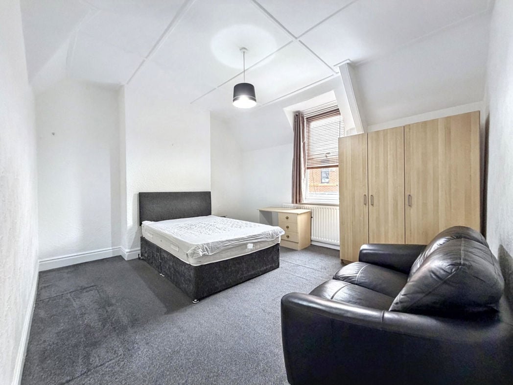 Property image 5 of 8