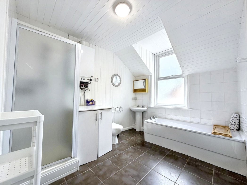 Property image 7 of 8