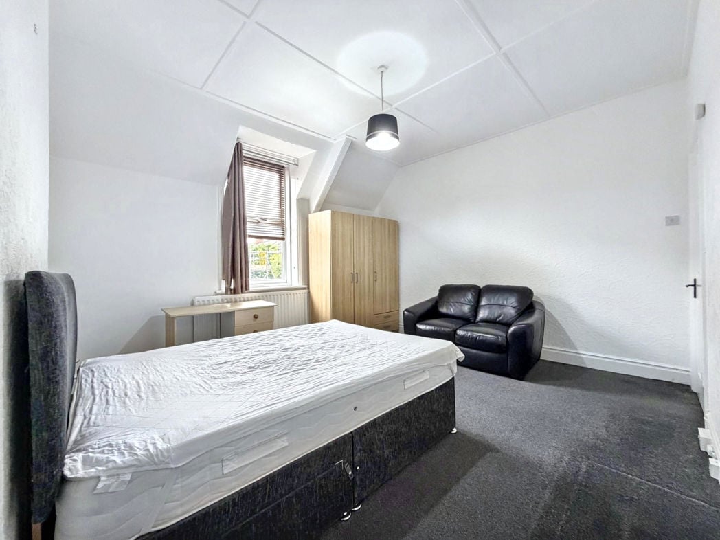 Property image 6 of 8