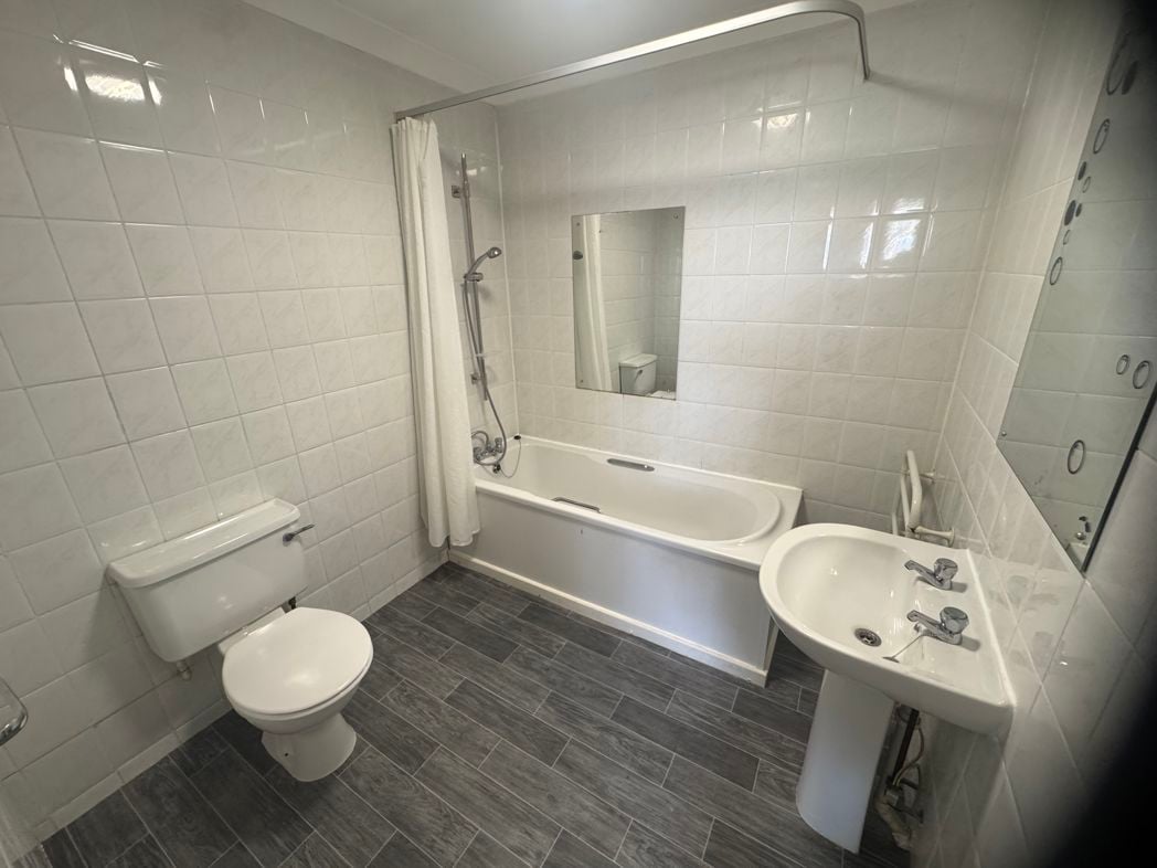 Property image 5 of 5