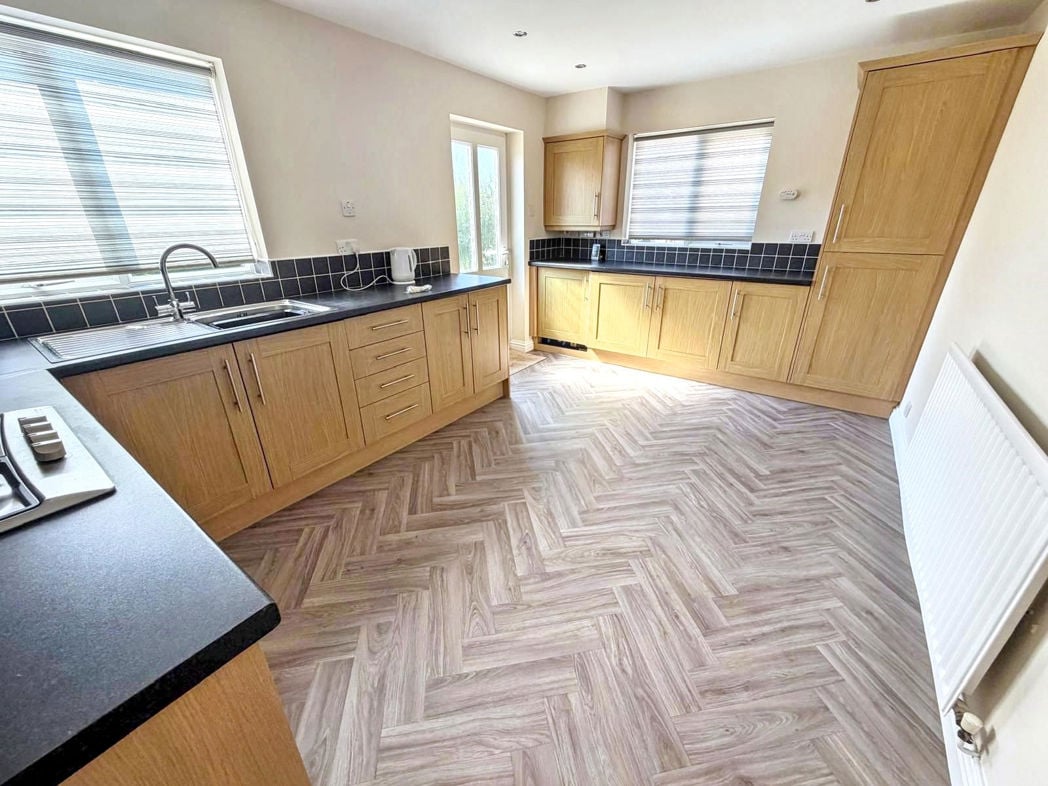 Property image 4 of 13