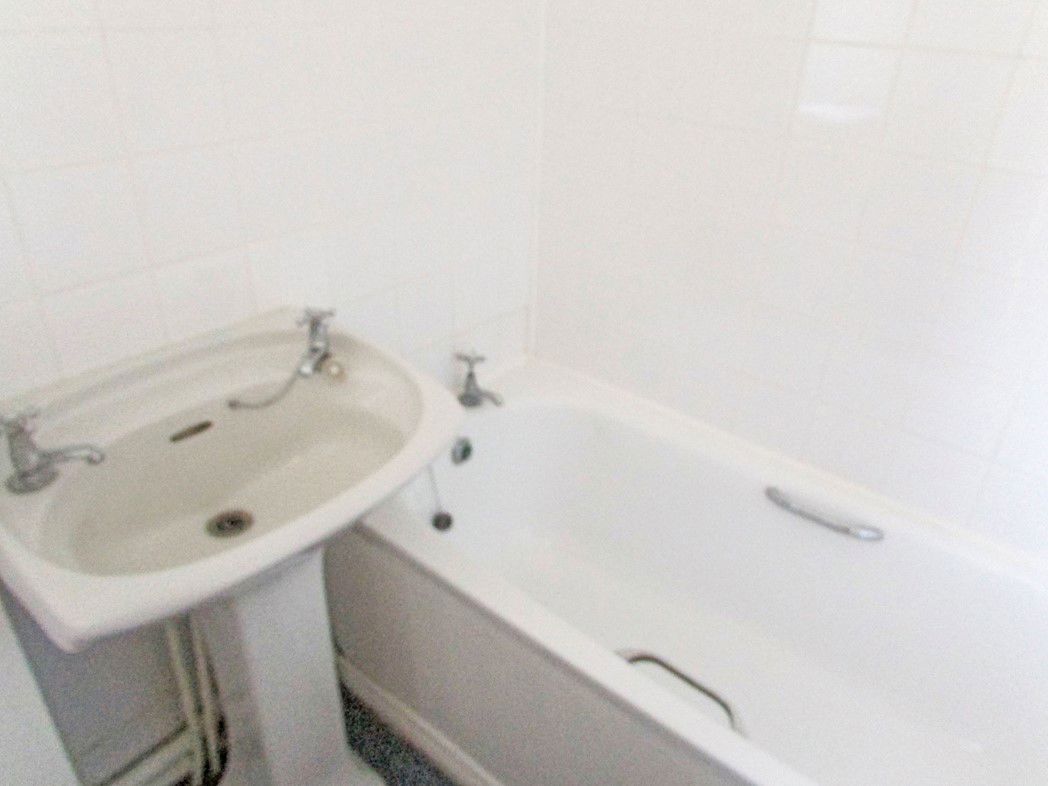 Property image 5 of 6