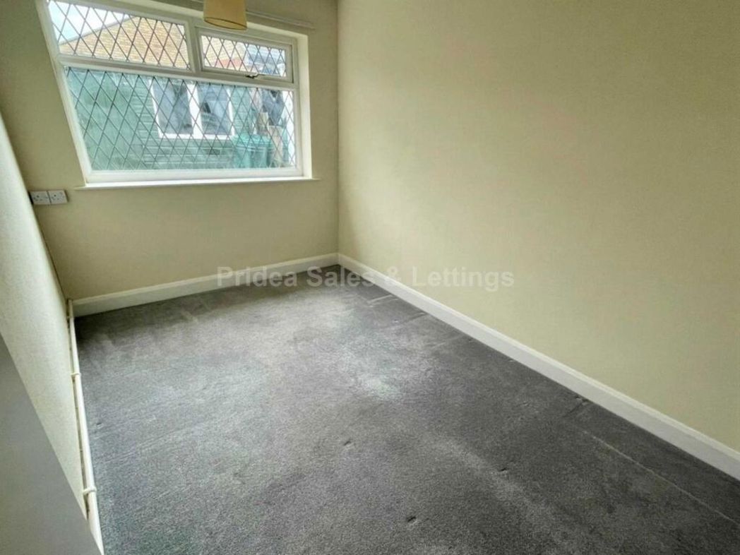 Property image 8 of 24
