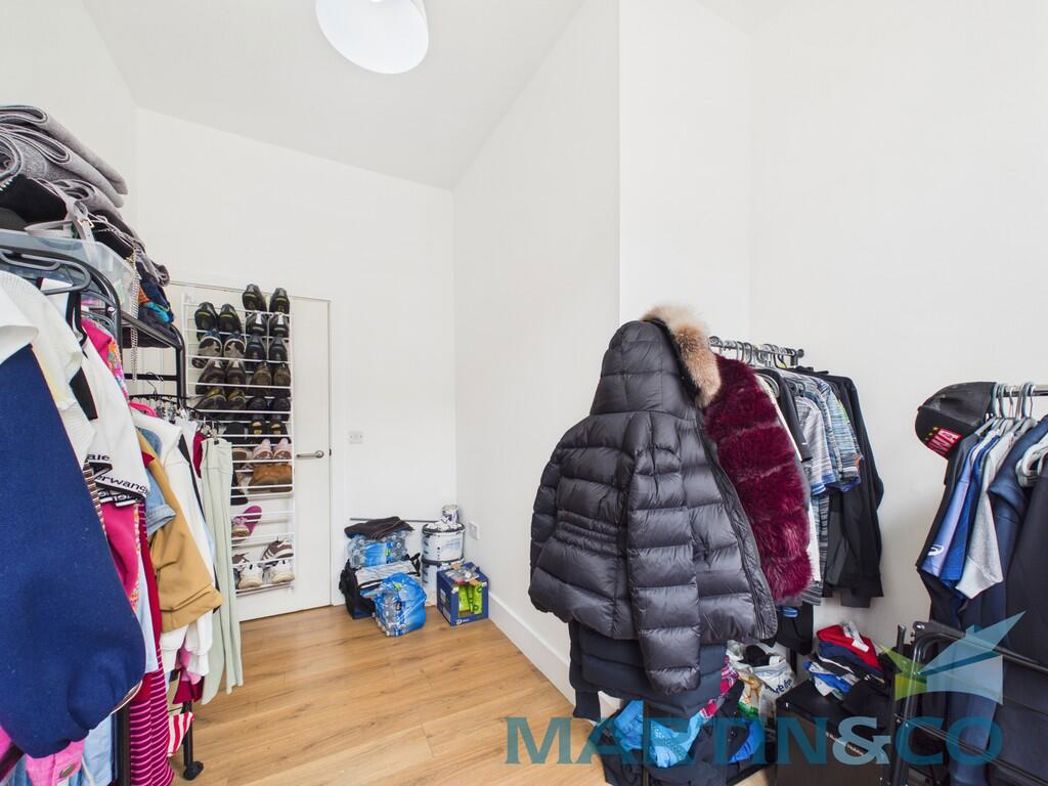 Property image 11 of 15