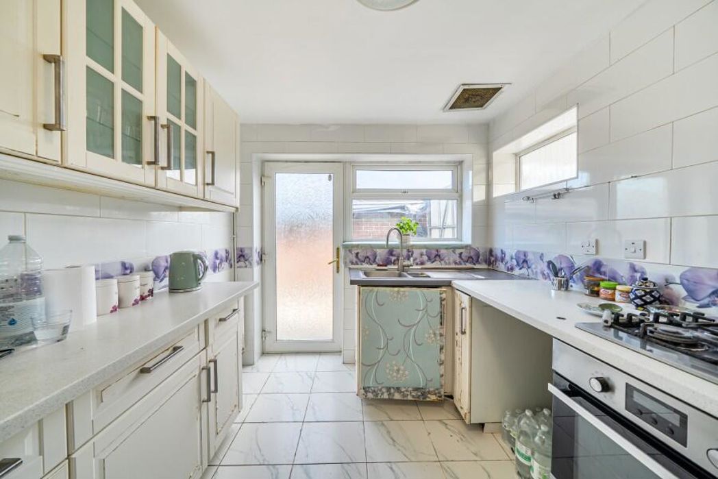 Property image 2 of 20