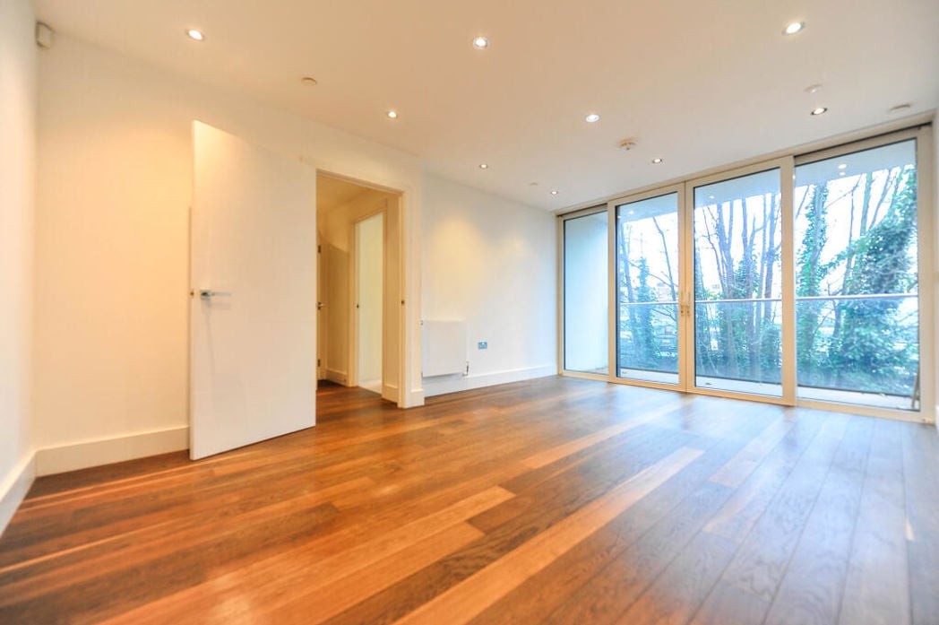 Property image 2 of 10