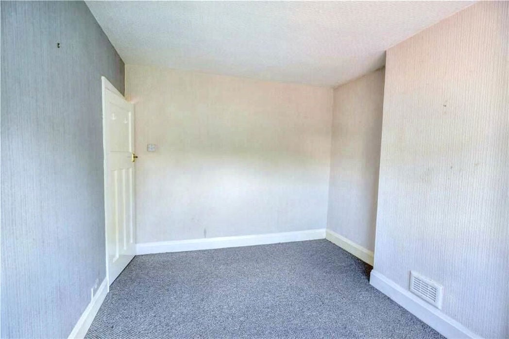 Property image 12 of 18