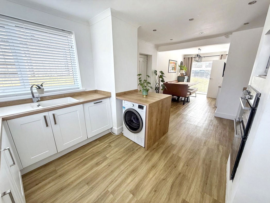 Kitchen/dining