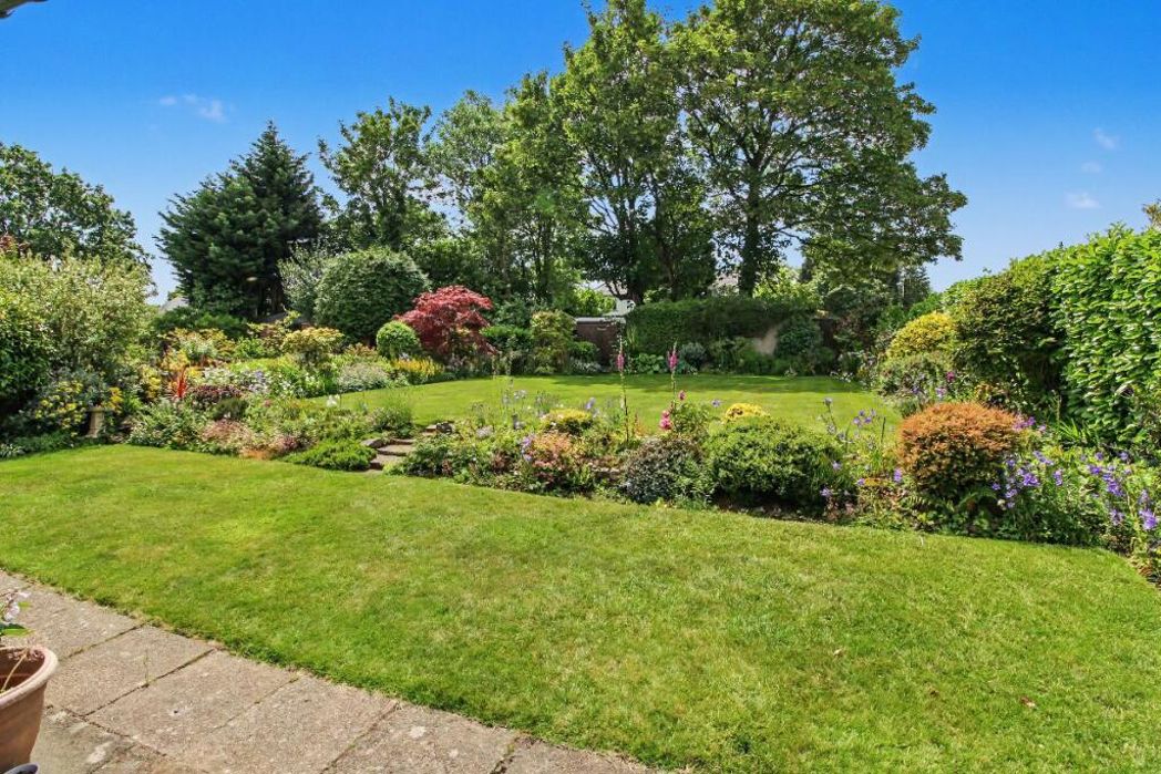 Property image 2 of 27