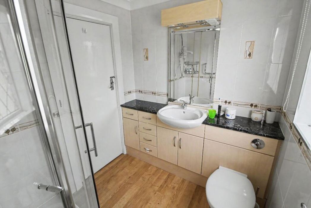 Property image 15 of 27