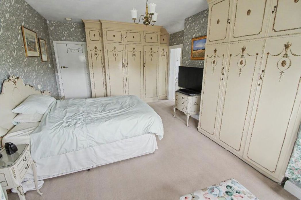 Property image 13 of 27