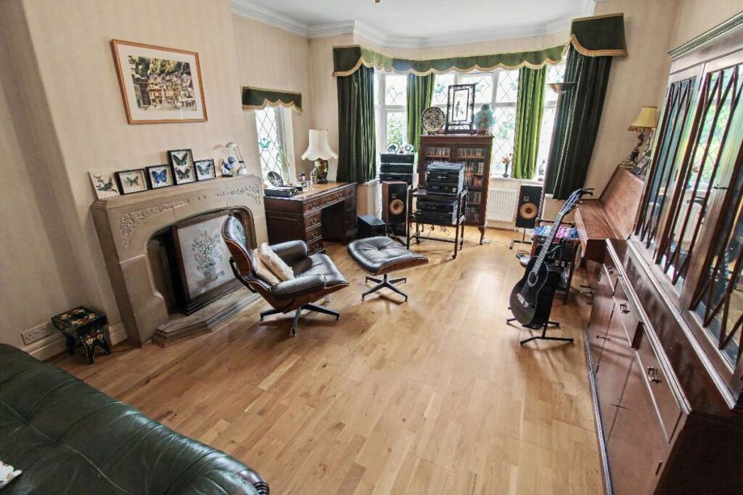 Property image 9 of 27