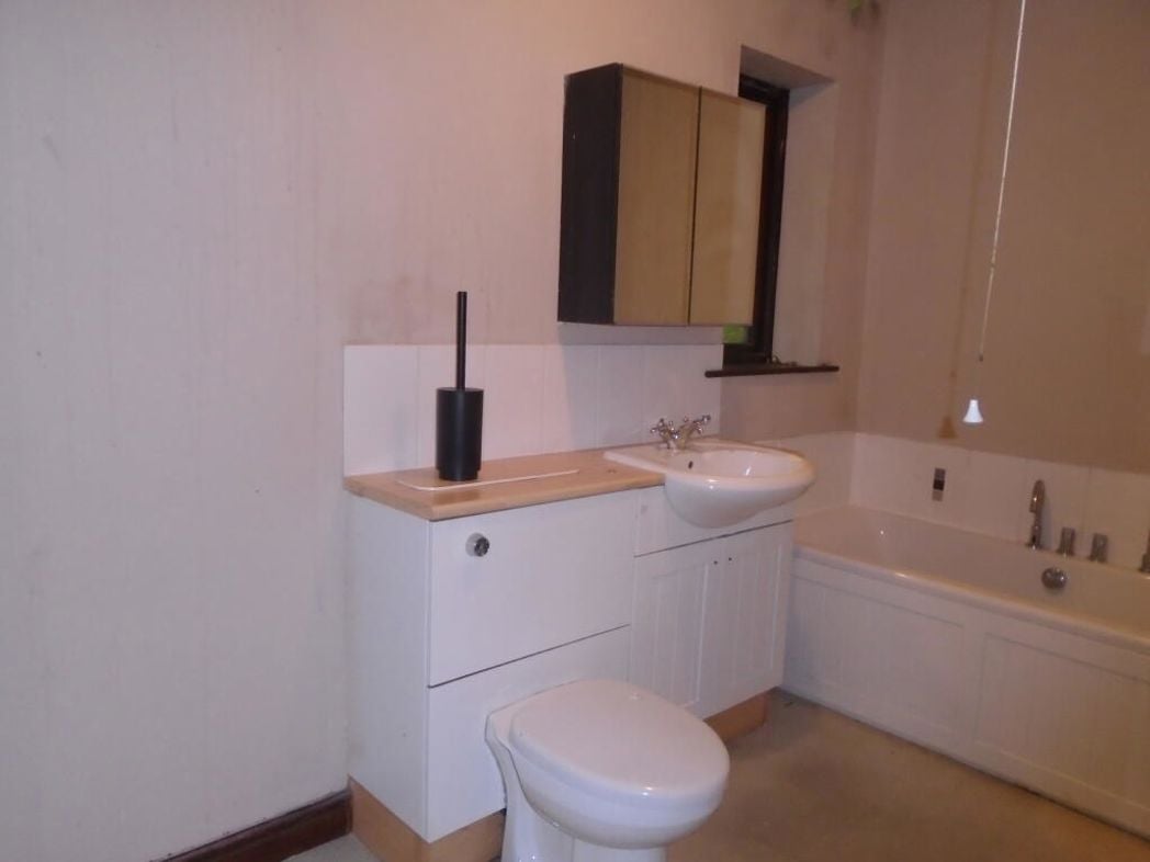 Property image 11 of 14