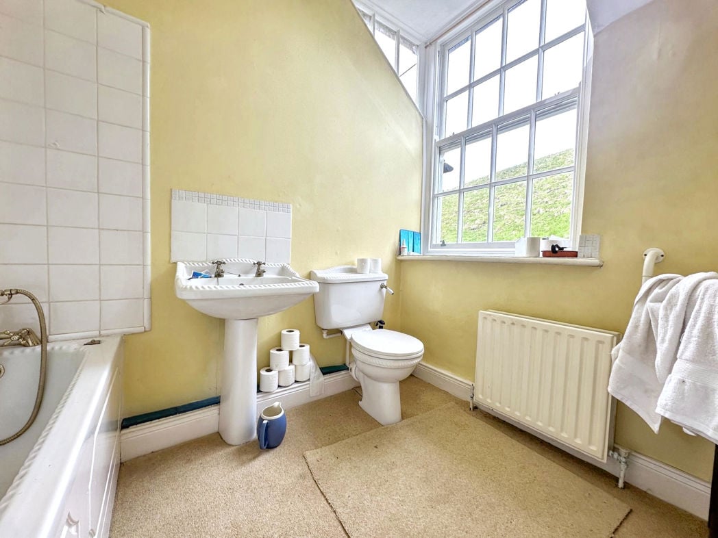 Property image 16 of 21