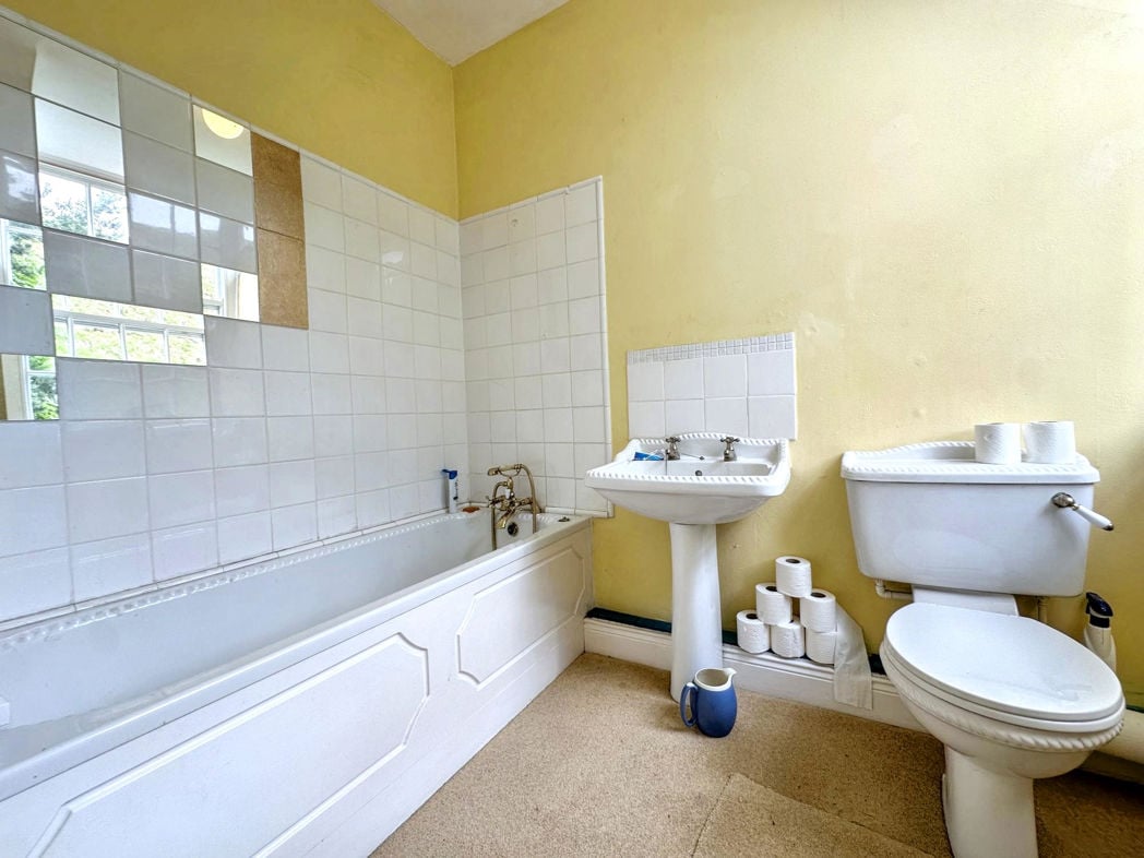 Property image 17 of 21
