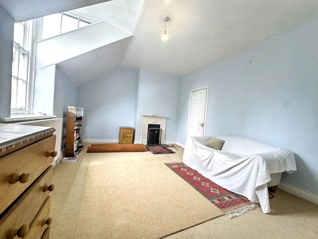 Property image 11 of 21