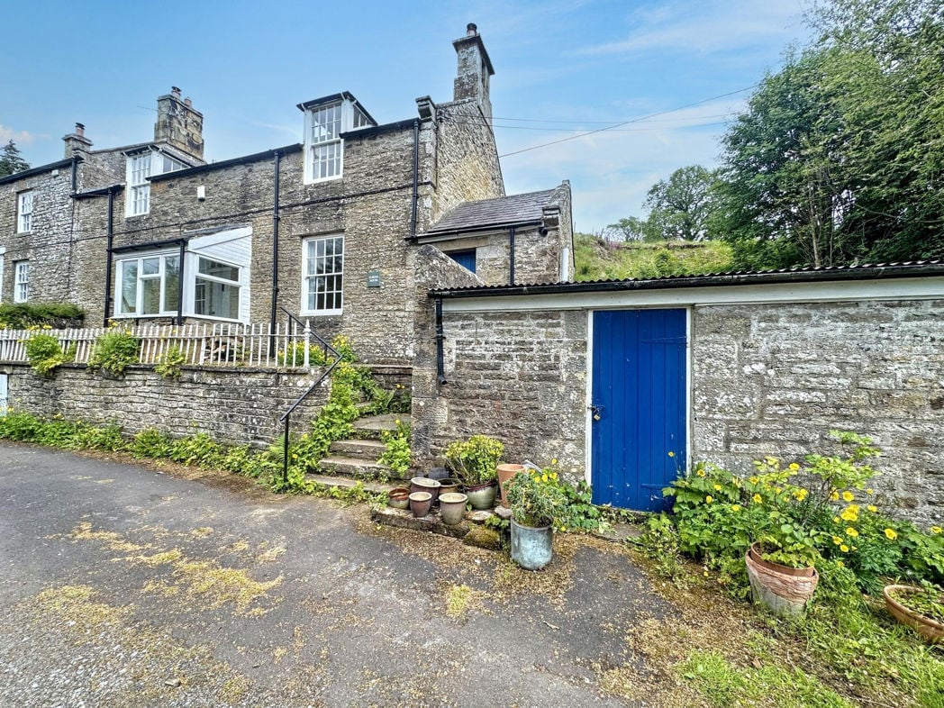 Property image 1 of 21