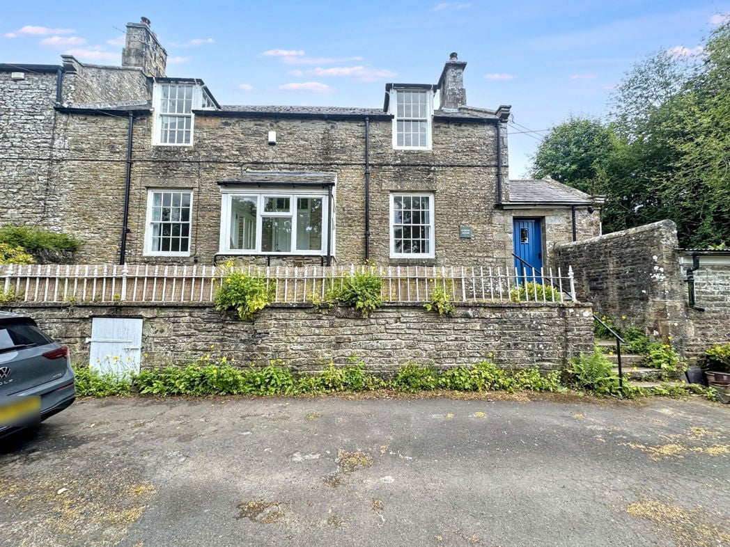 Property image 2 of 21