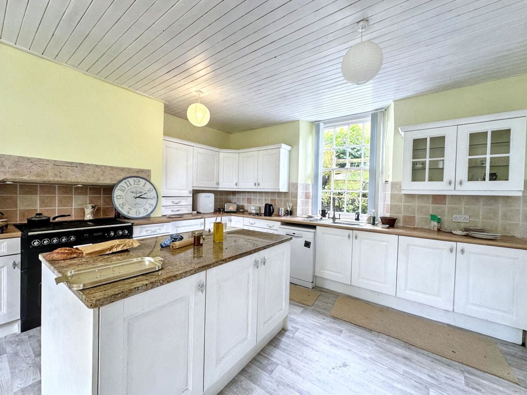 Property image 8 of 21