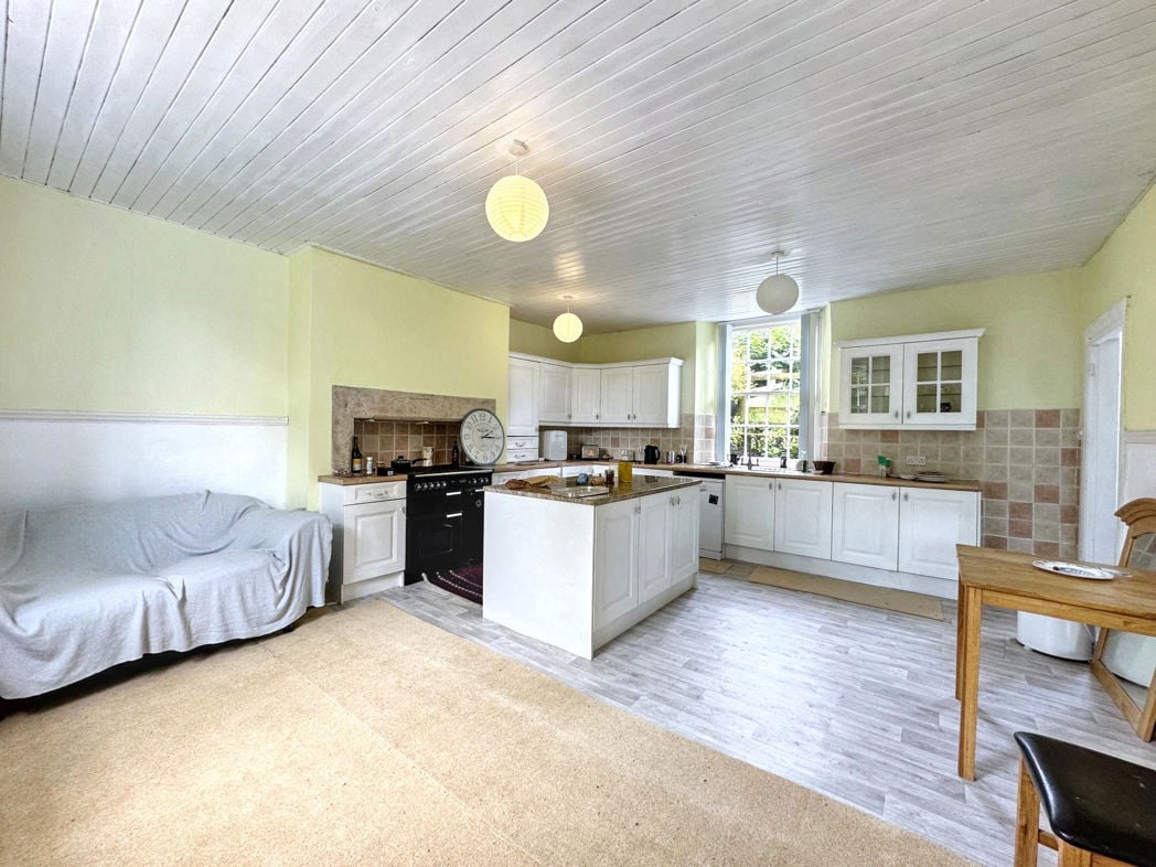 Property image 6 of 21