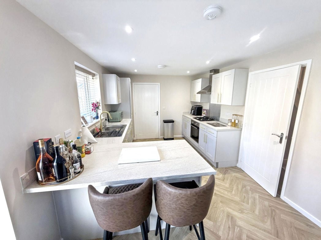 Property image 6 of 18