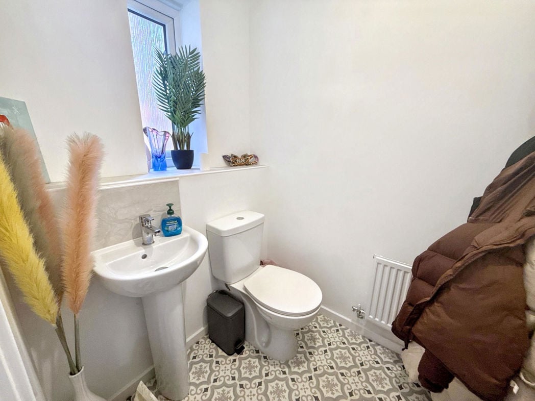 Property image 10 of 18
