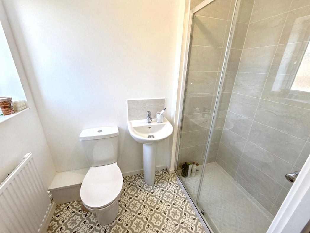 Property image 12 of 18