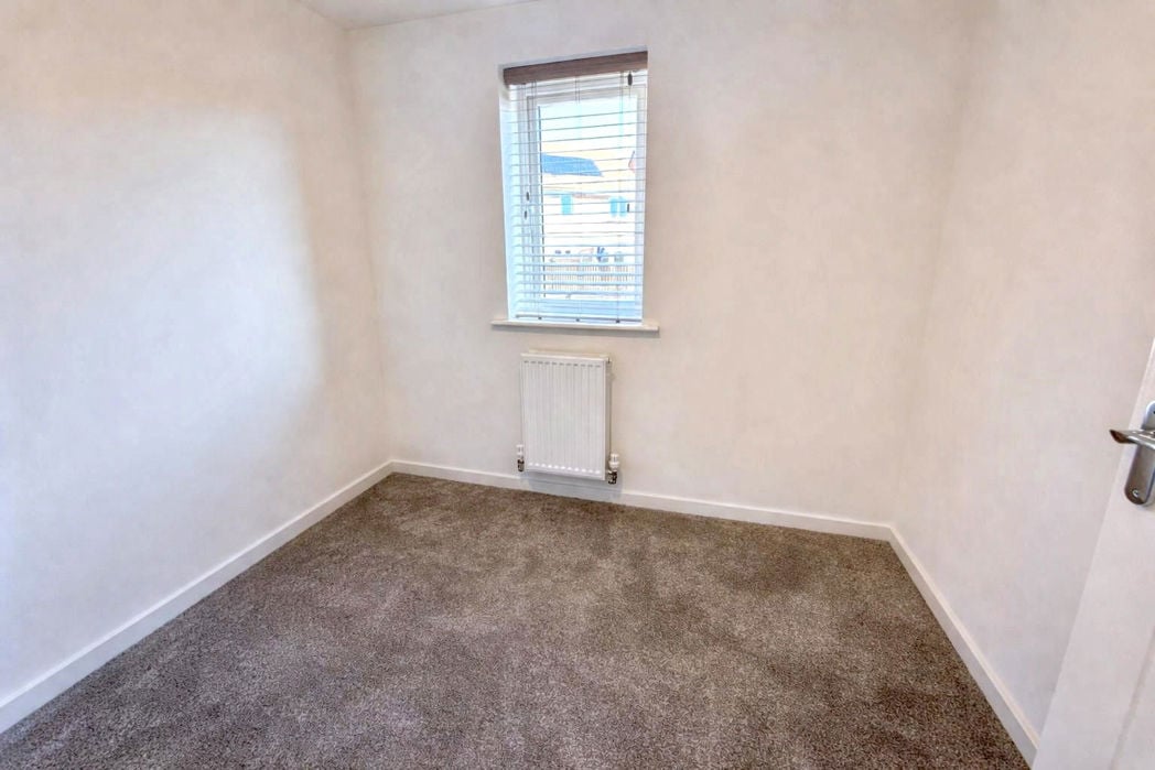 Property image 16 of 18