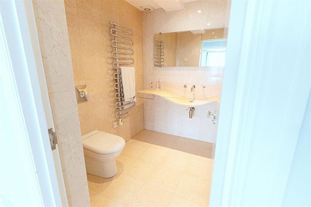 Property image 8 of 20