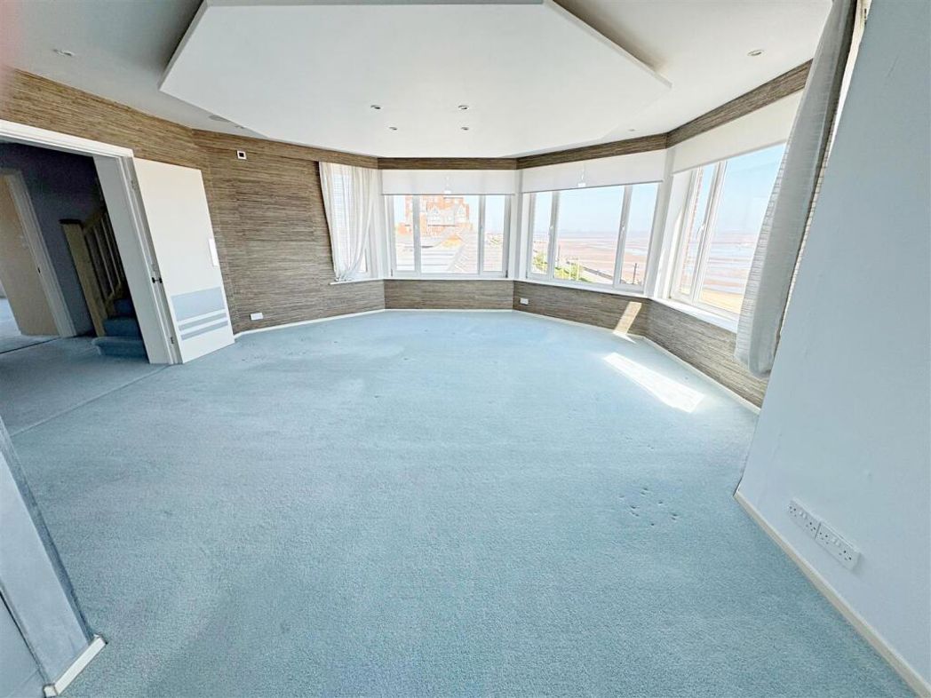 Property image 2 of 20