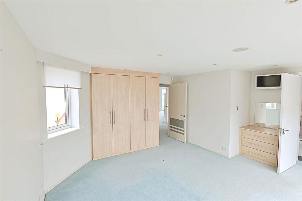 Property image 13 of 20