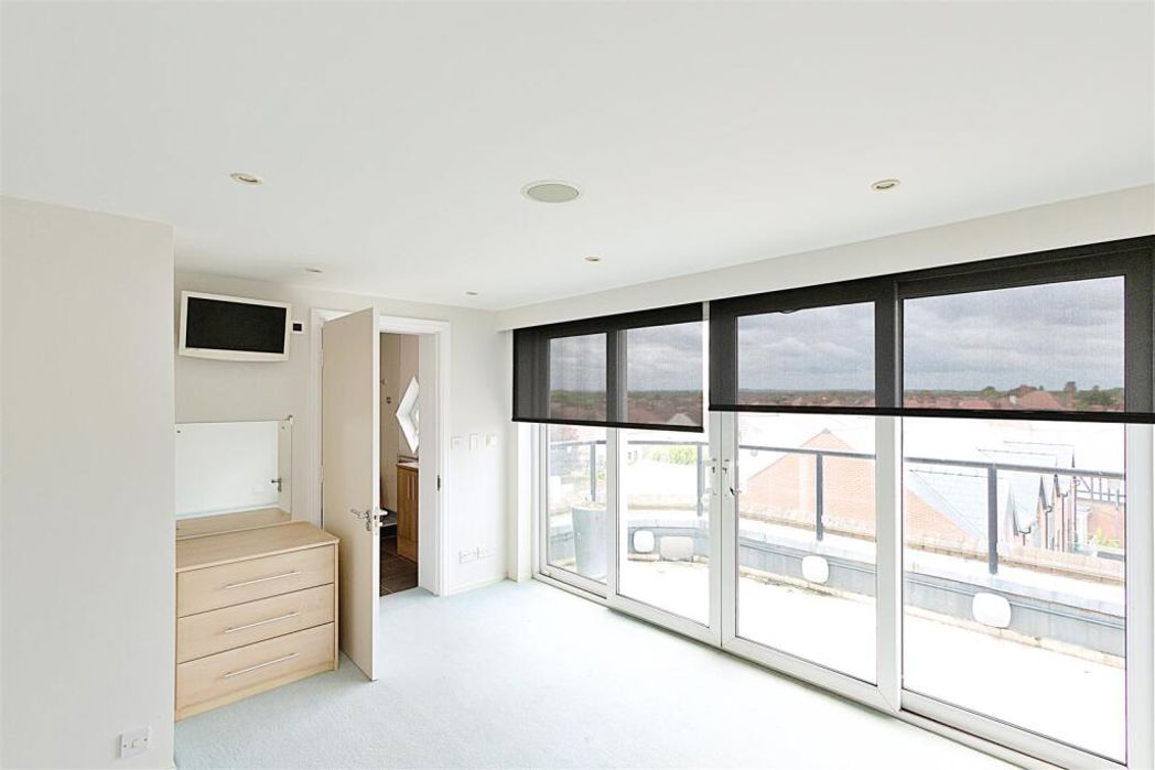 Property image 14 of 20