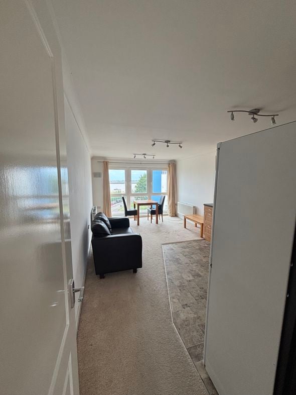 Property image 7 of 19