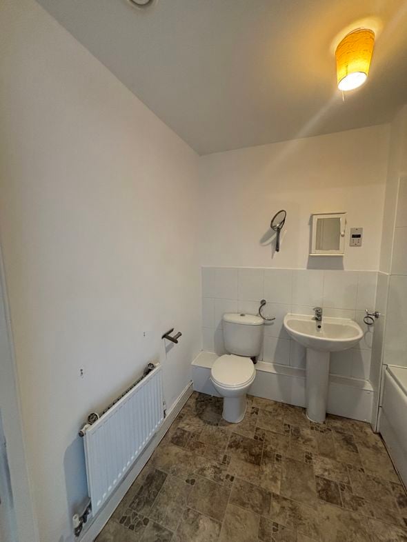 Property image 8 of 19