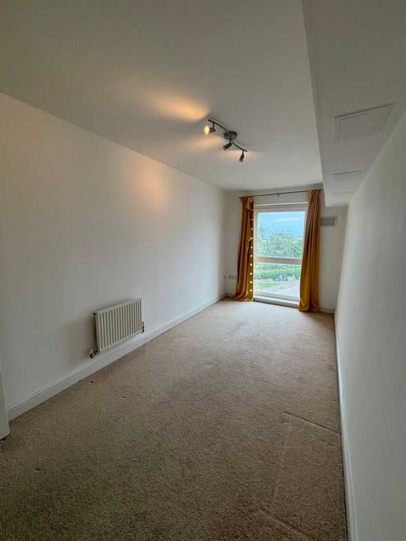 Property image 13 of 19